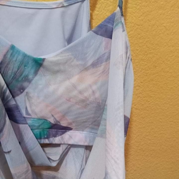 Fabletics Crop Top - Picture 7 of 11